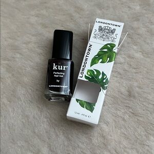 Londontown Perfecting Nail Veil in shade 10